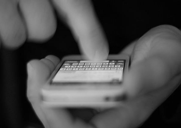 Mobile Phones As Well As Their Sms Bring About Dating Alteration